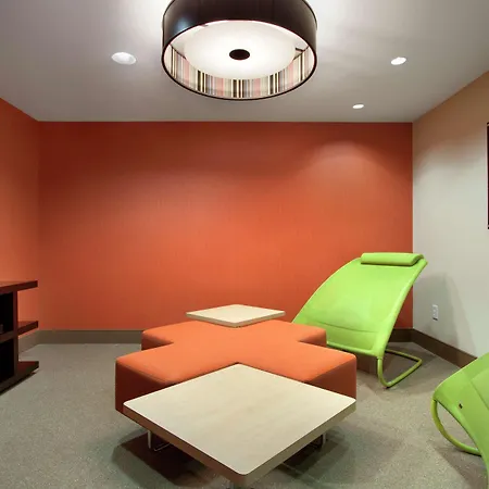 Comfort Inn & Suites Baltimore 